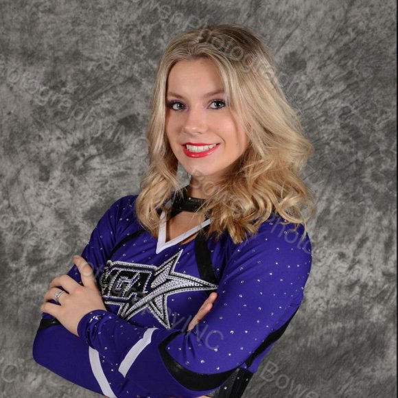 Meet your Posher, Sherry - Picture 2 of 4